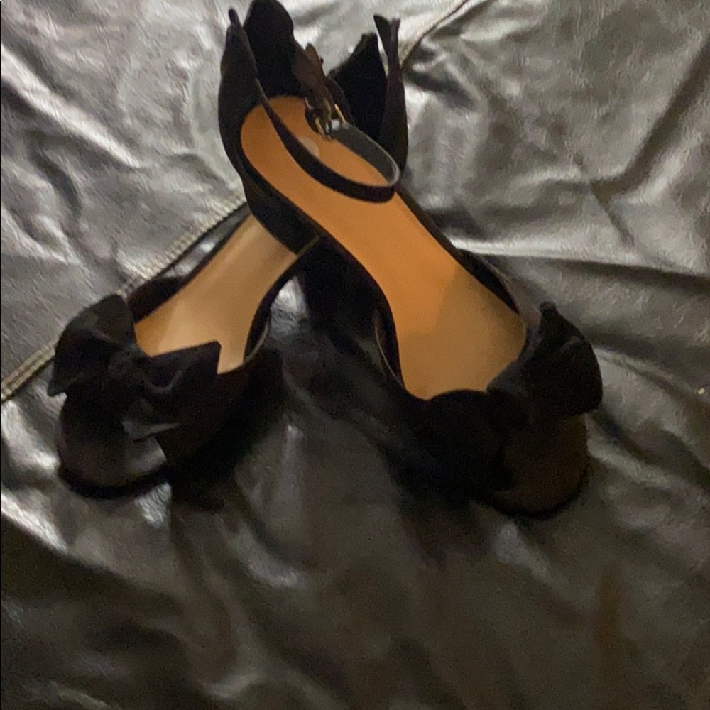 🌻🌻c p Black suede chunky heel  suede sandal